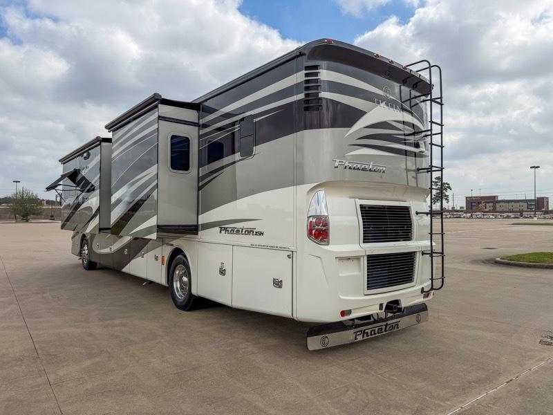 Tiffin Motorhomes Phaeton  2018