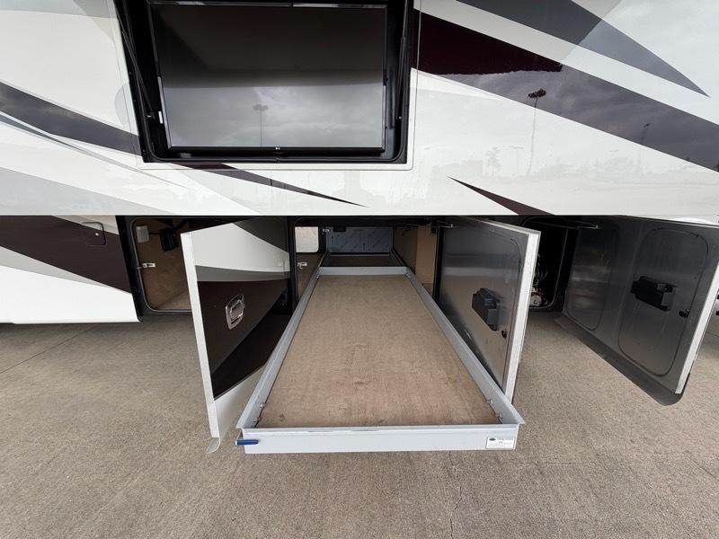 Tiffin Motorhomes Phaeton  2018