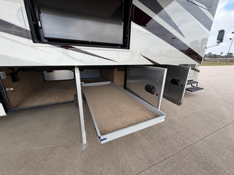 Tiffin Motorhomes Phaeton  2018