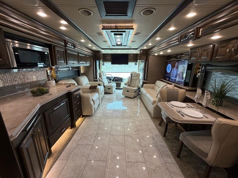 Tiffin Motorhomes Phaeton  2018