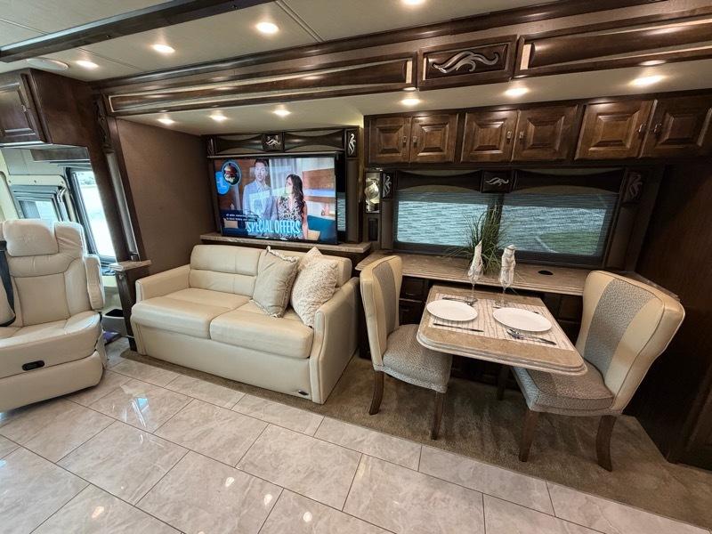Tiffin Motorhomes Phaeton  2018