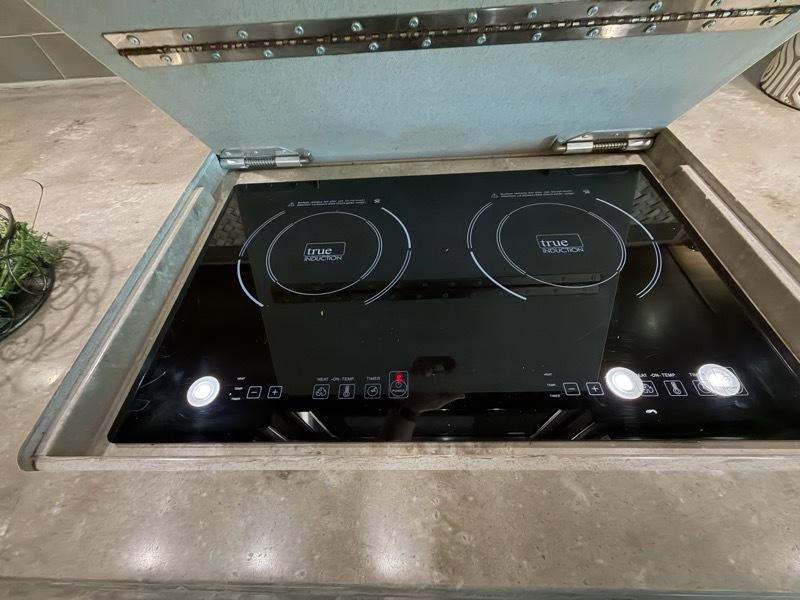 Tiffin Motorhomes Phaeton  2018