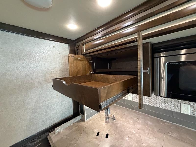 Tiffin Motorhomes Phaeton  2018