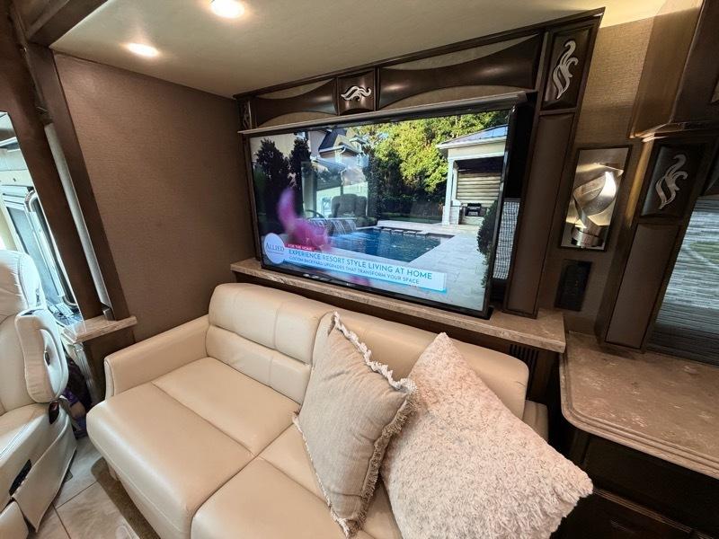 Tiffin Motorhomes Phaeton  2018