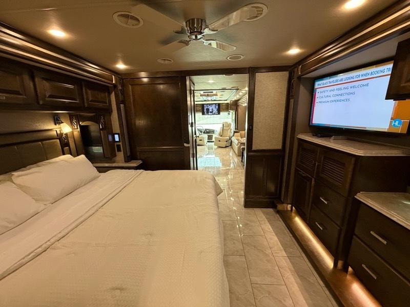 Tiffin Motorhomes Phaeton  2018