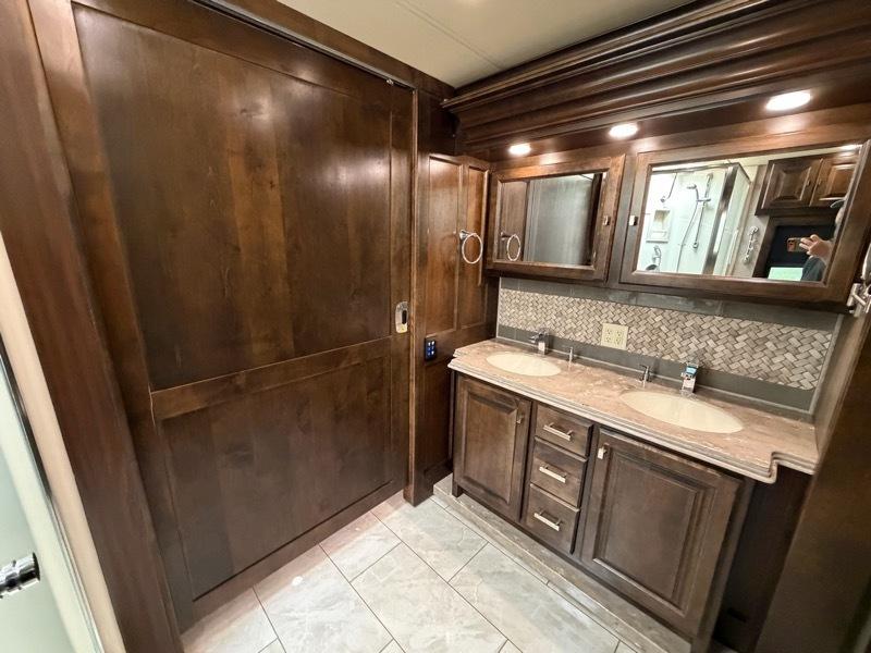 Tiffin Motorhomes Phaeton  2018