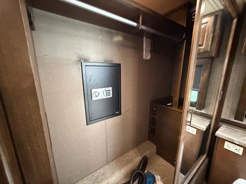 Tiffin Motorhomes Phaeton  2018