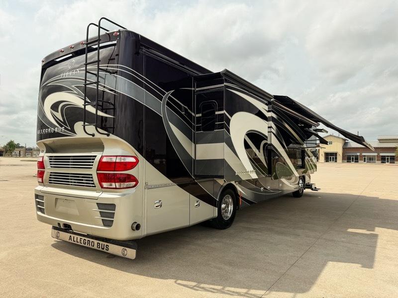 Tiffin Motorhomes Allegro Bus  2018