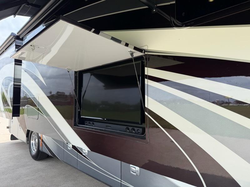 Tiffin Motorhomes Allegro Bus  2018