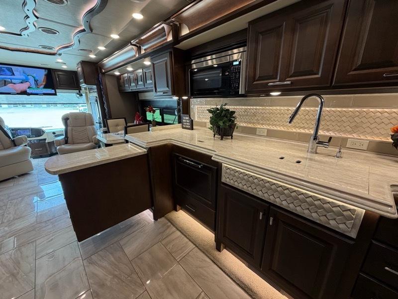 Tiffin Motorhomes Allegro Bus  2018
