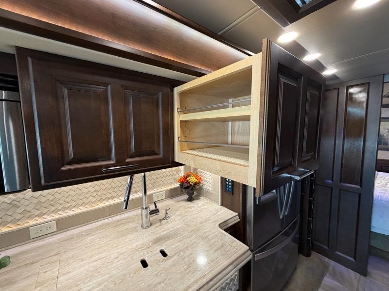 Tiffin Motorhomes Allegro Bus  2018