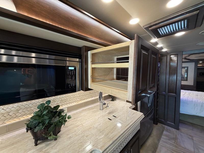 Tiffin Motorhomes Allegro Bus  2018