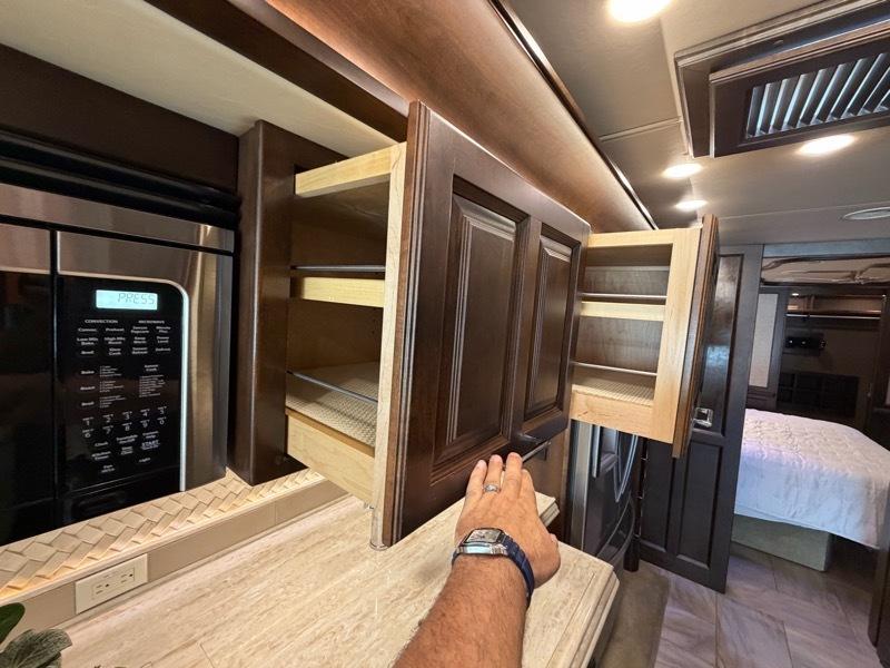 Tiffin Motorhomes Allegro Bus  2018