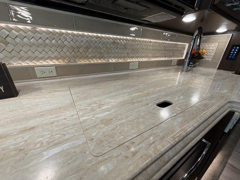 Tiffin Motorhomes Allegro Bus  2018