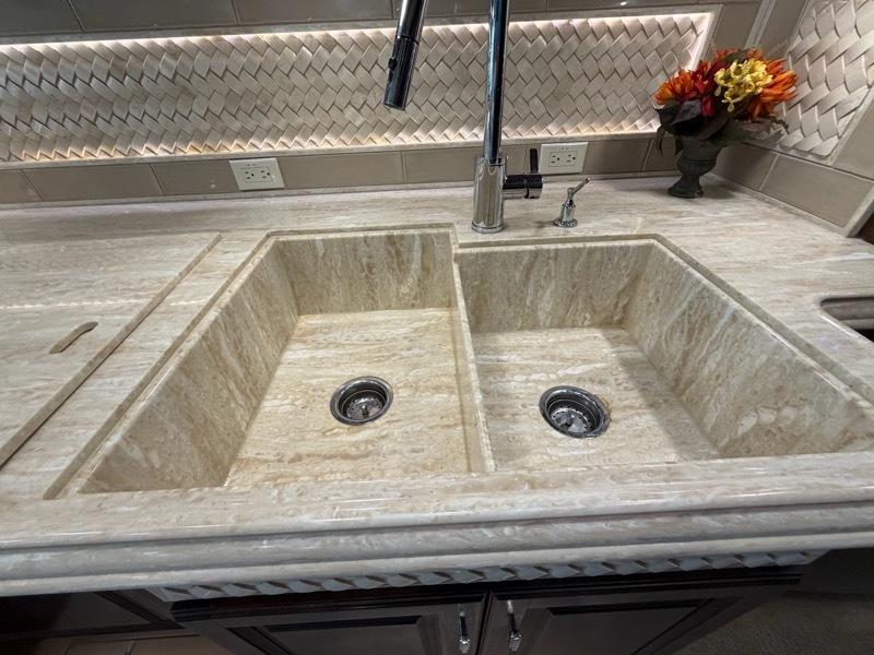 Tiffin Motorhomes Allegro Bus  2018