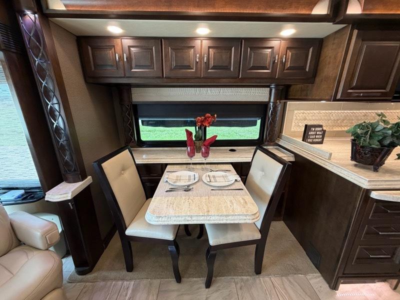 Tiffin Motorhomes Allegro Bus  2018