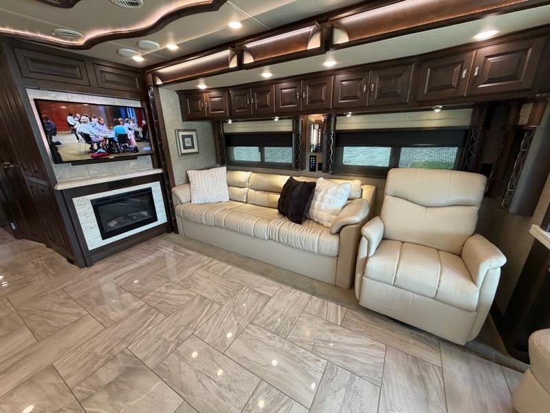 Tiffin Motorhomes Allegro Bus  2018