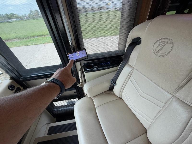 Tiffin Motorhomes Allegro Bus  2018