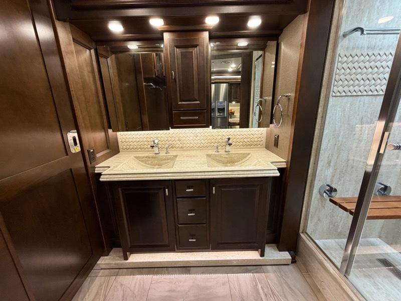 Tiffin Motorhomes Allegro Bus  2018