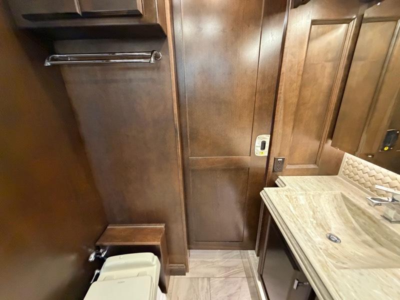 Tiffin Motorhomes Allegro Bus  2018