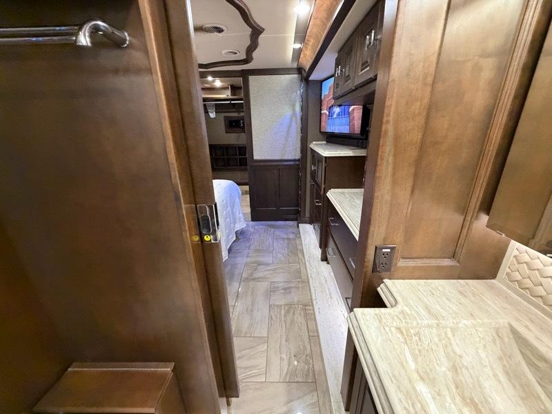 Tiffin Motorhomes Allegro Bus  2018