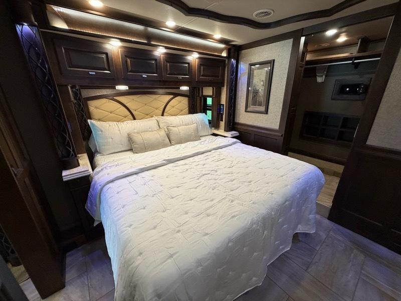 Tiffin Motorhomes Allegro Bus  2018