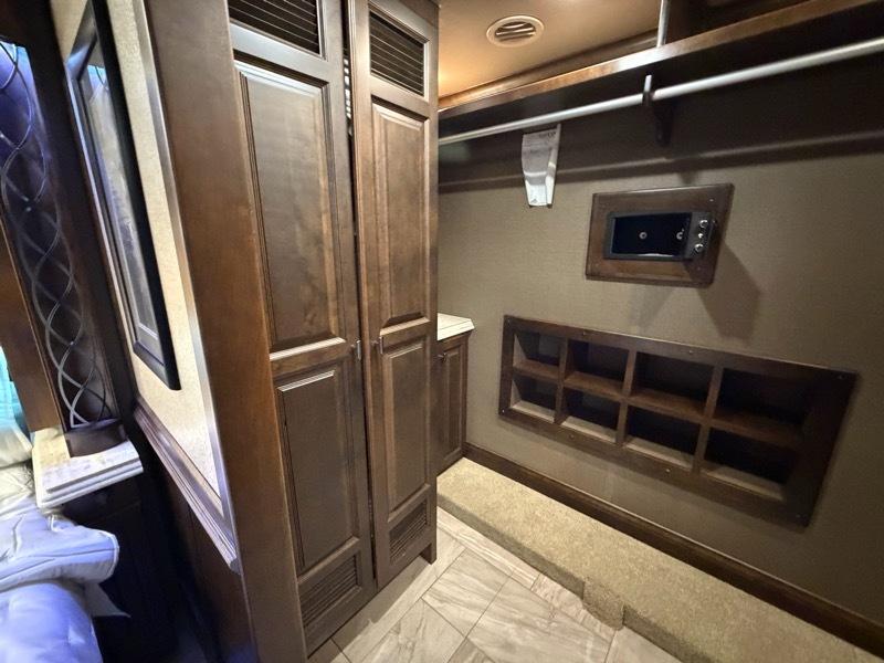 Tiffin Motorhomes Allegro Bus  2018