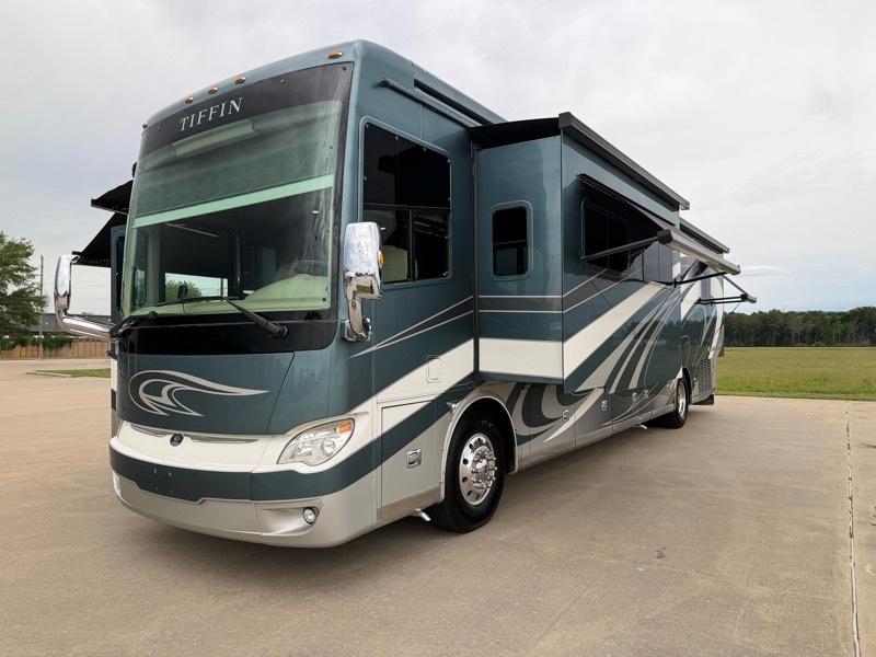 Tiffin Motorhomes Allegro Bus  2018