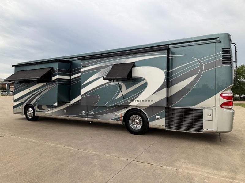 Tiffin Motorhomes Allegro Bus  2018