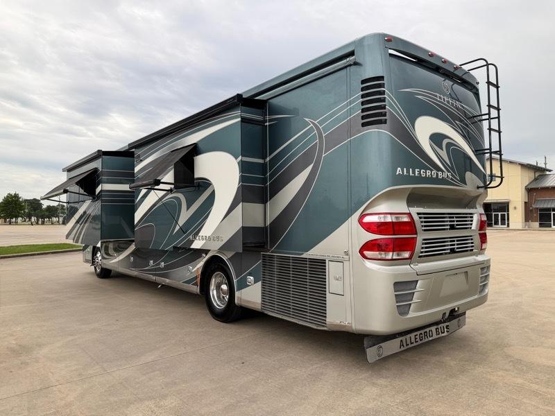 Tiffin Motorhomes Allegro Bus  2018