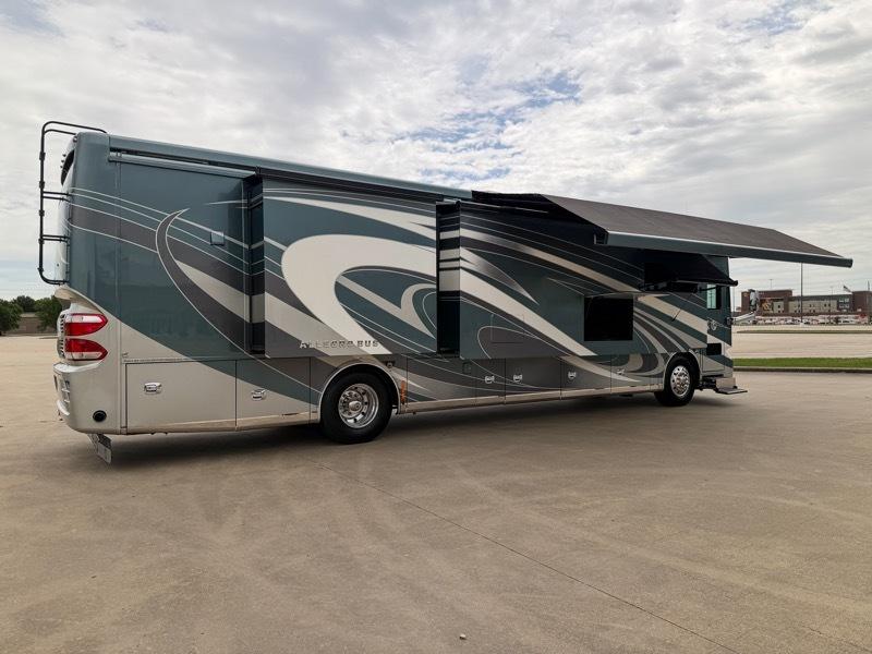 Tiffin Motorhomes Allegro Bus  2018