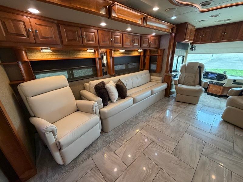 Tiffin Motorhomes Allegro Bus  2018