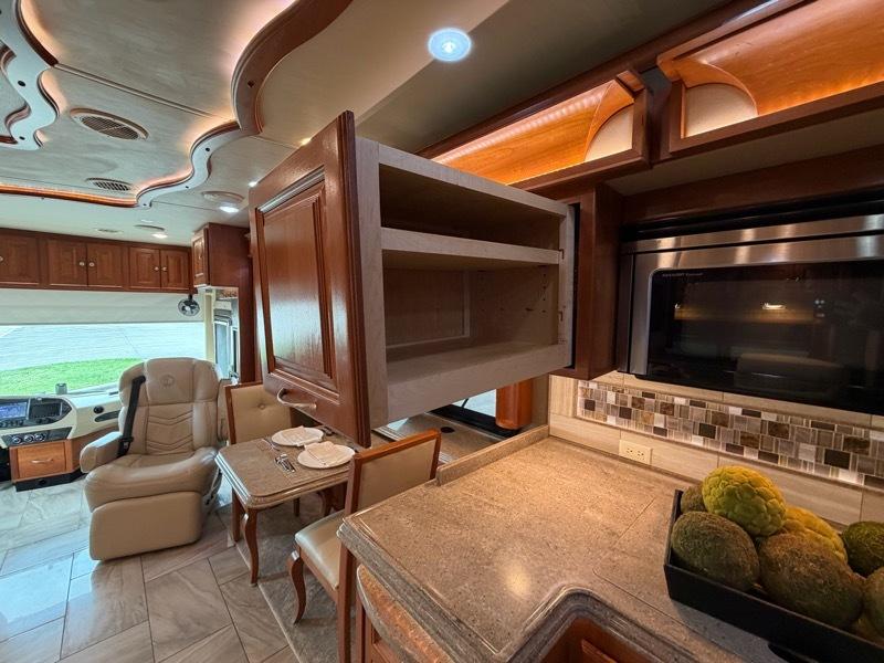 Tiffin Motorhomes Allegro Bus  2018