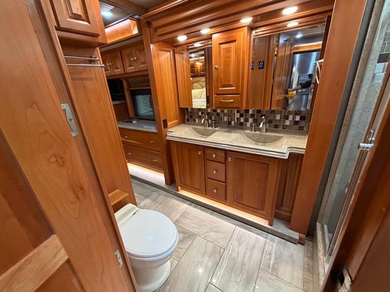 Tiffin Motorhomes Allegro Bus  2018