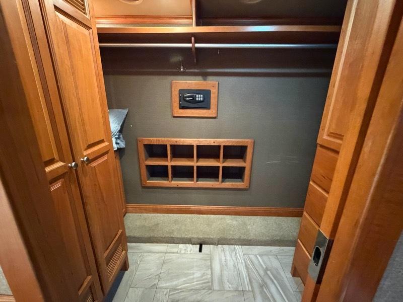 Tiffin Motorhomes Allegro Bus  2018