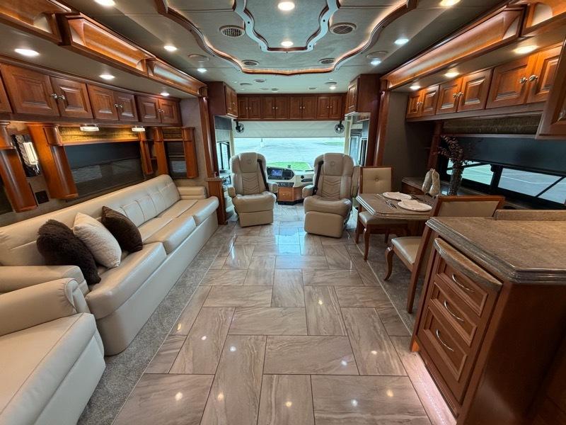 Tiffin Motorhomes Allegro Bus  2018