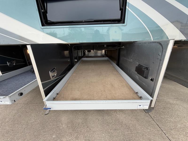 Tiffin Motorhomes Allegro Bus  2018