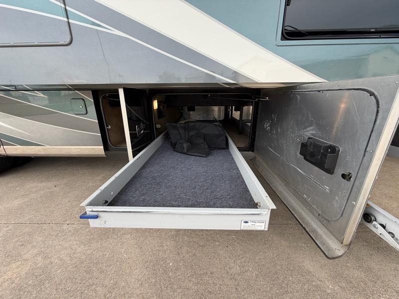 Tiffin Motorhomes Allegro Bus  2018