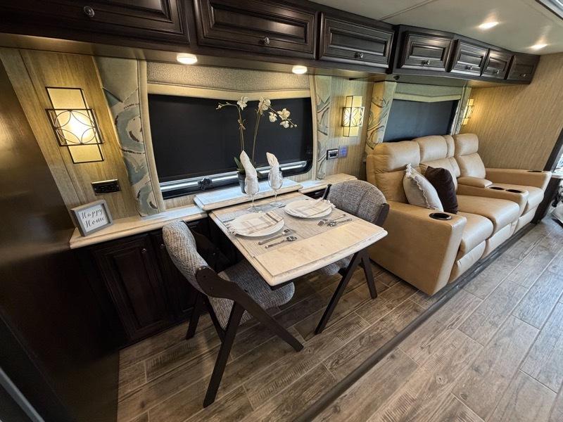 Newmar Dutch Star  2017