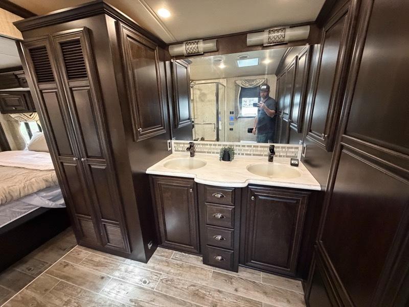 Newmar Dutch Star  2017