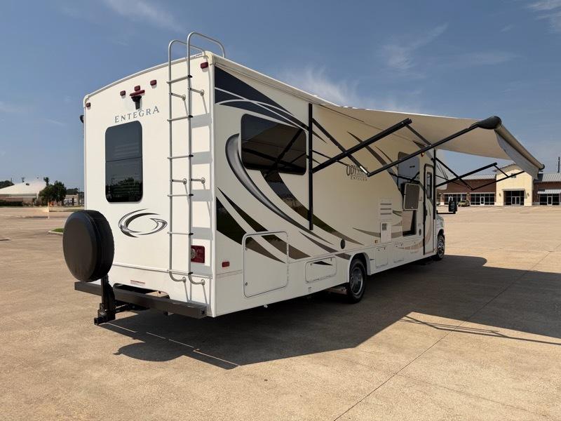 Entegra Coach Odyssey  2020