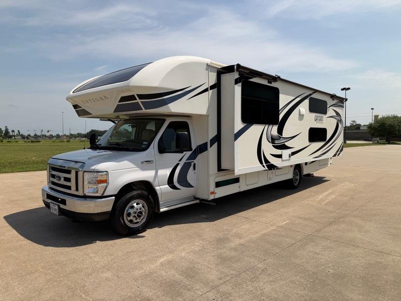 Entegra Coach Odyssey  2020