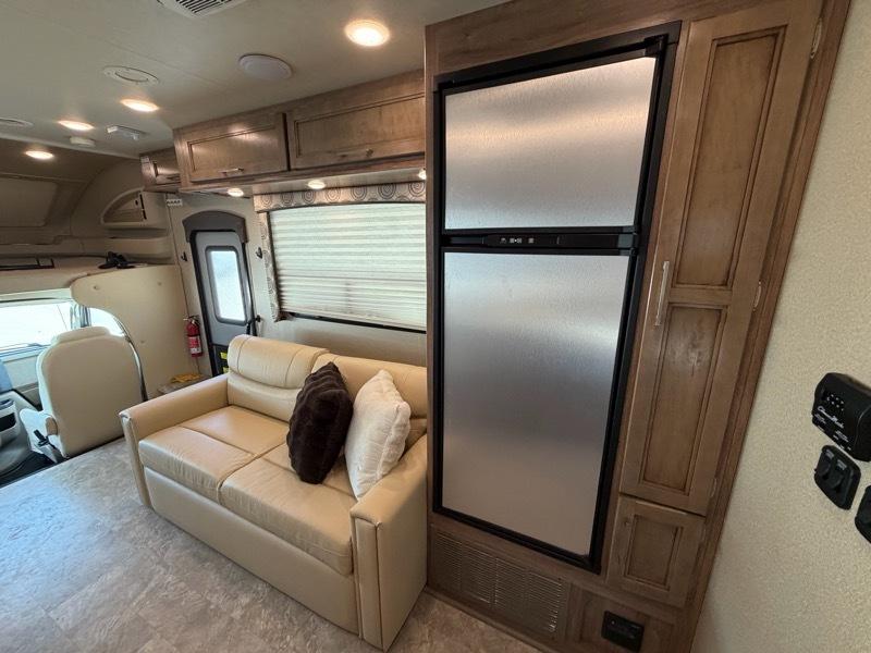 Entegra Coach Odyssey  2020