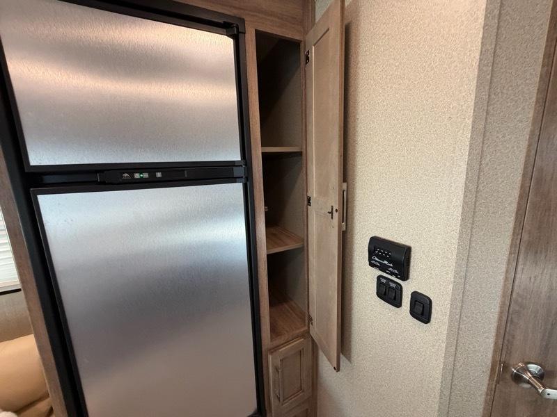 Entegra Coach Odyssey  2020