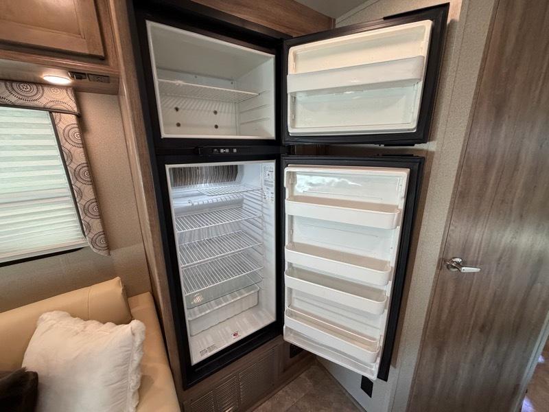 Entegra Coach Odyssey  2020