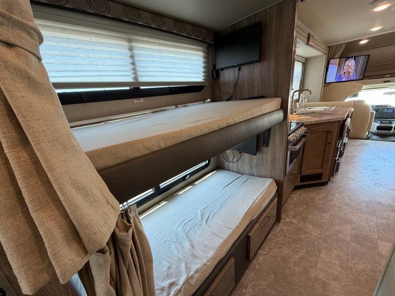 Entegra Coach Odyssey  2020