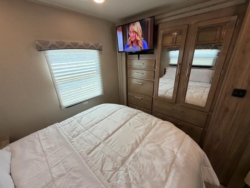 Entegra Coach Odyssey  2020