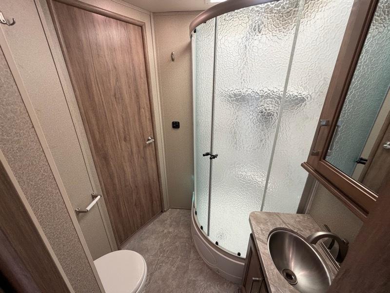 Entegra Coach Odyssey  2020