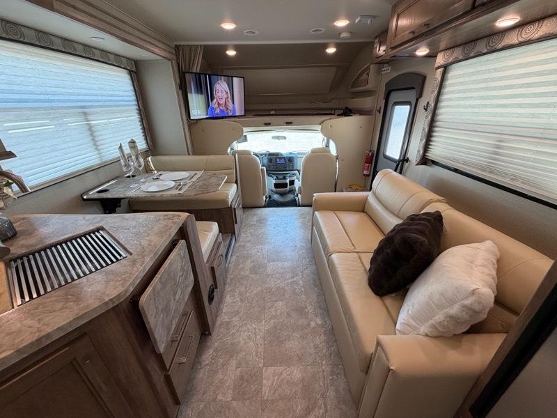 Entegra Coach Odyssey  2020