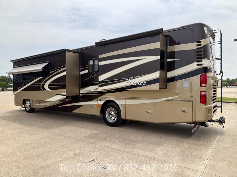 Tiffin Motorhomes Phaeton  2011
